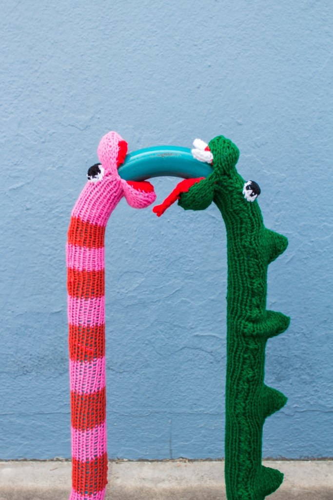 knit snake yarnbomb knitting pattern web 3
